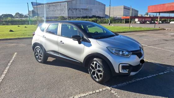 RENAULT CAPTUR 1.6 16V SCE FLEX INTENSE X-TRONIC RENAULT CAPTUR 1.6 16V SCE FLEX INTENSE X-TRONIC